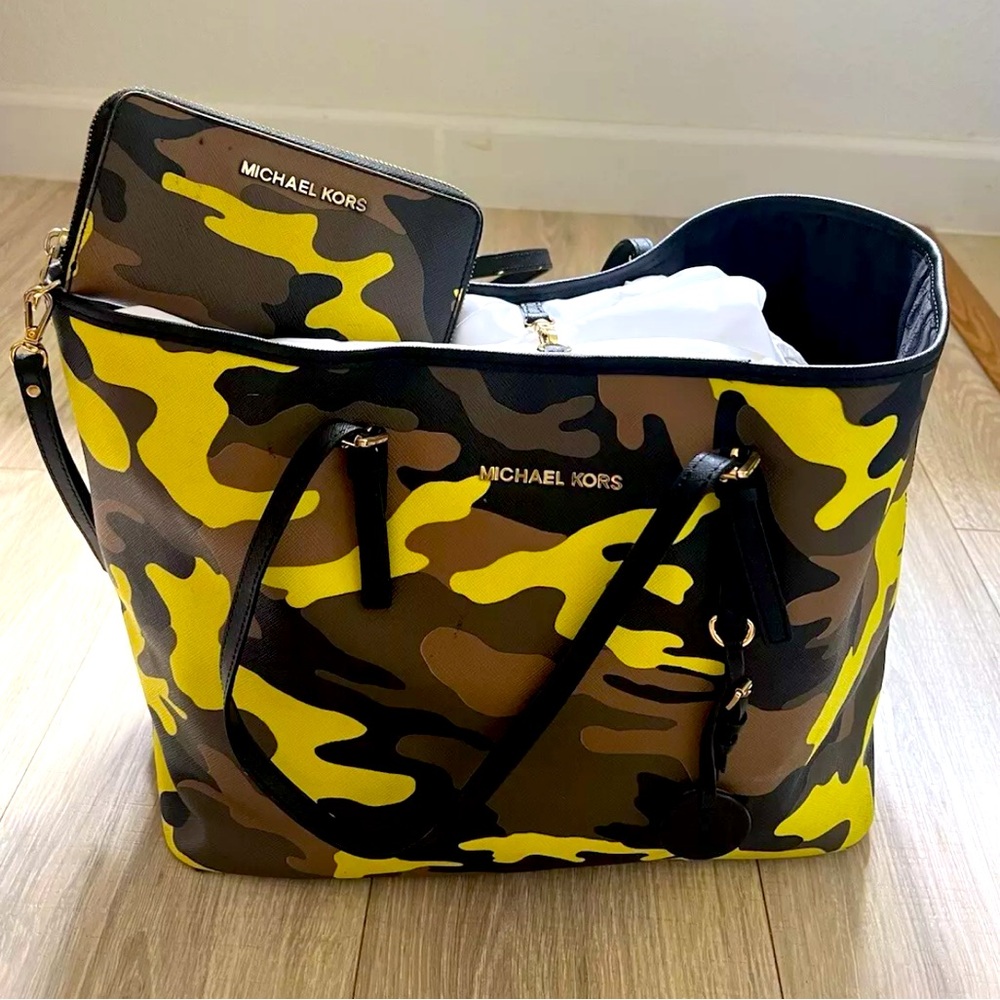 MICHAEL Michael Kors Jet Set Acid Yellow & Brown Camo Tote & Wallet BUNDLE EUC